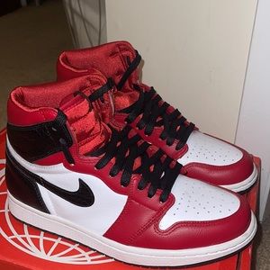 Wmns Air Jordan 1 Retro High OG 'Satin Red'